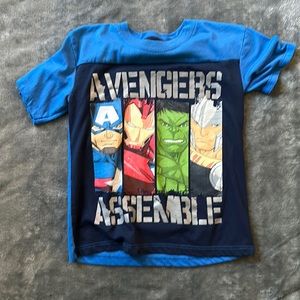 Boys Avengers T-Shirt Size 5/6